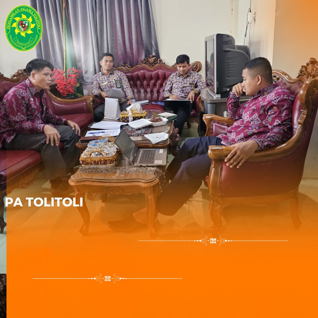 Oranye Putih Gradasi Hari Batik Nasional Kiriman Instagram 1